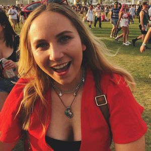 Meet your Posher, Olivia